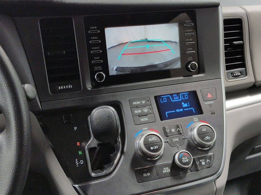 Thumbnail: 2019 Toyota Sienna - 32