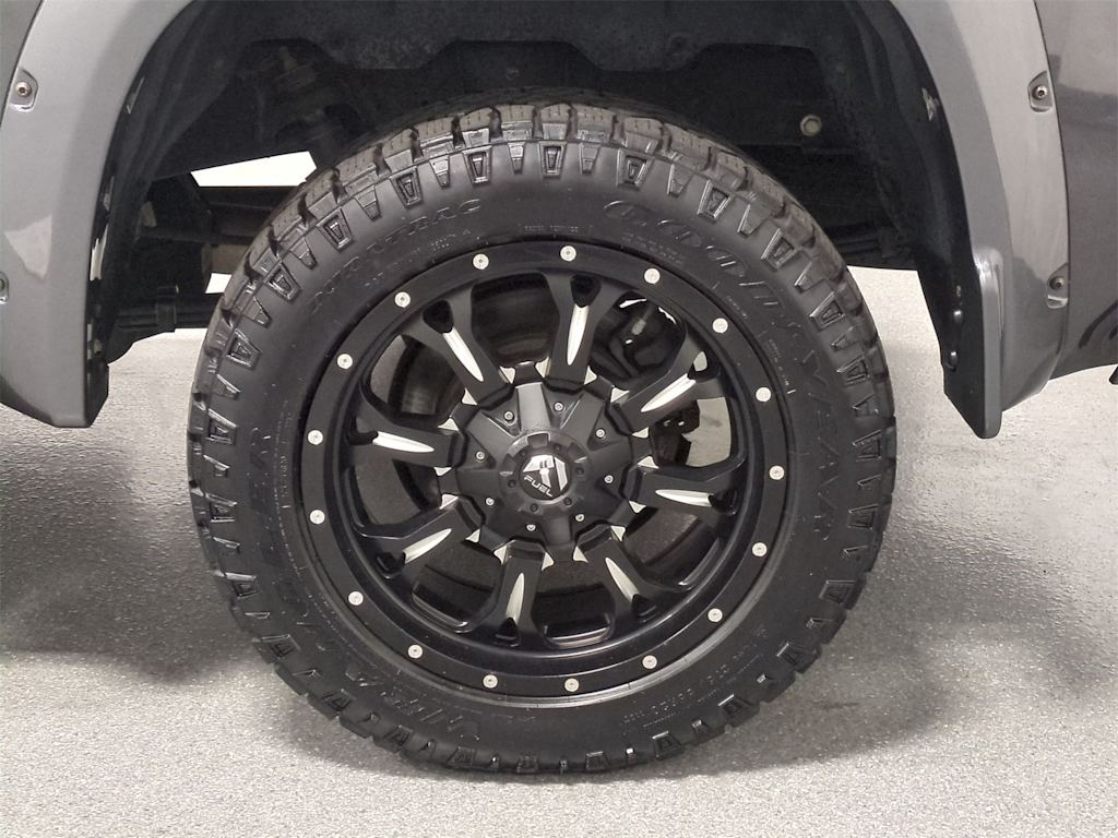 Thumbnail: 2015 Toyota Tundra - 8