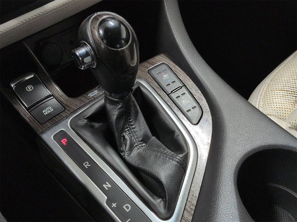 Thumbnail: 2013 Kia Optima - 16