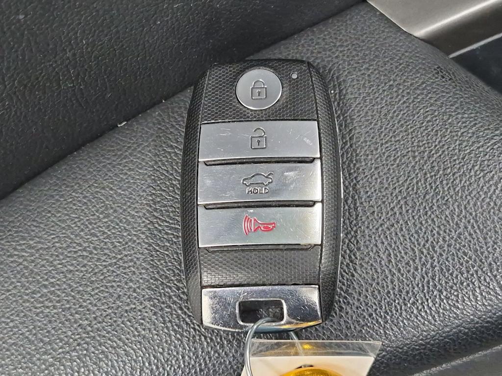 Thumbnail: 2019 Kia Optima - 17