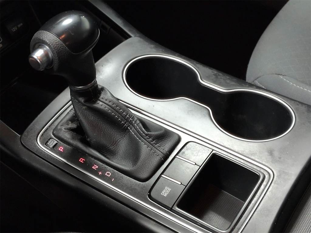 Thumbnail: 2016 Kia Sorento - 16