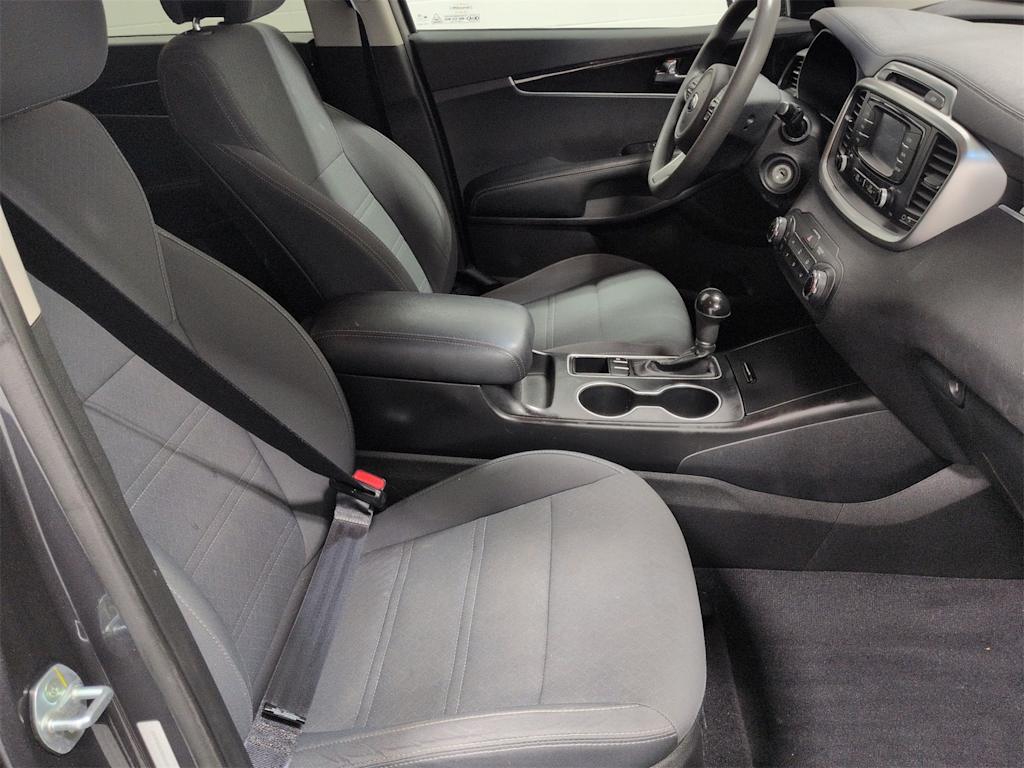 Thumbnail: 2016 Kia Sorento - 12