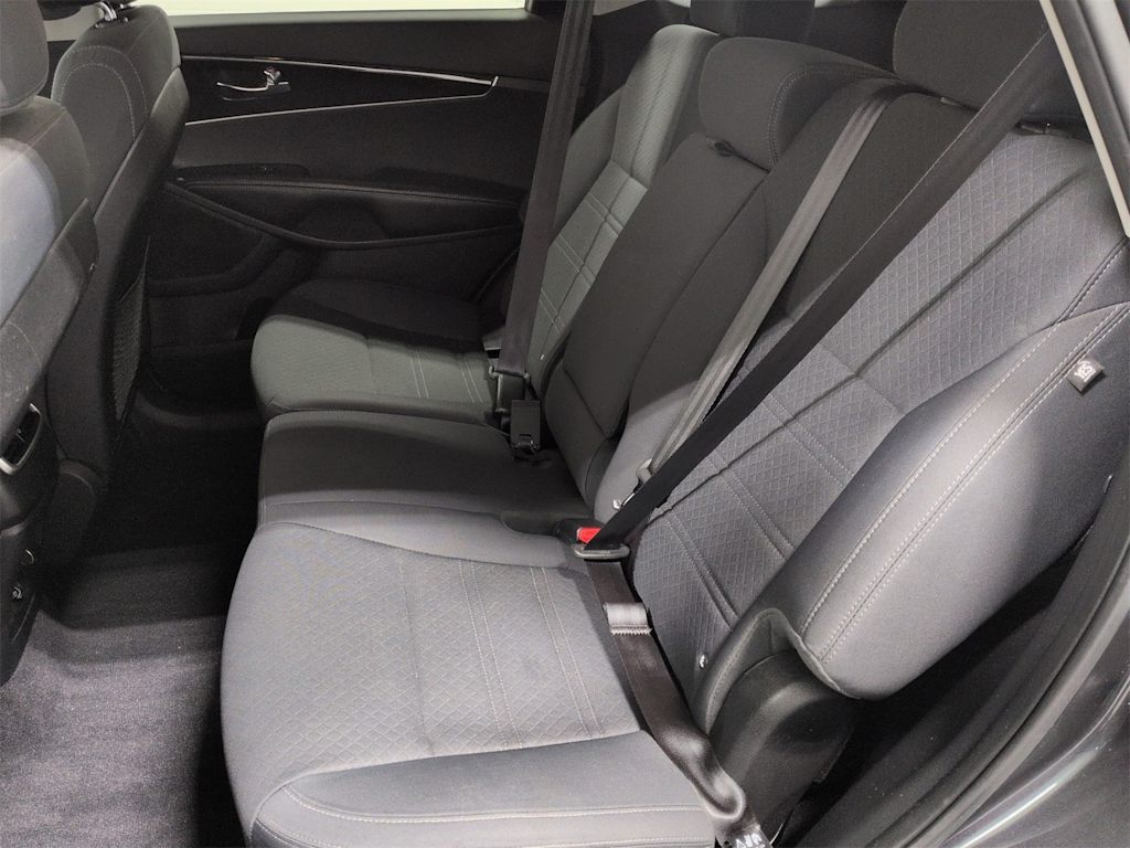 Thumbnail: 2016 Kia Sorento - 28