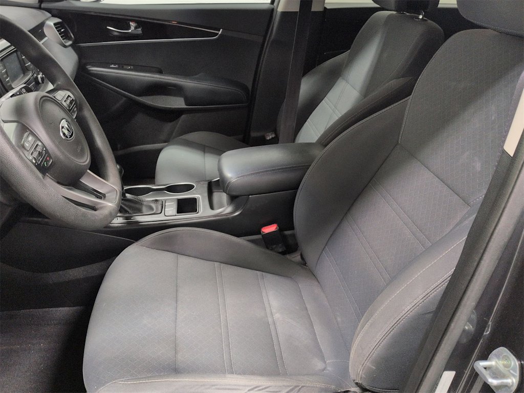 Thumbnail: 2016 Kia Sorento - 11