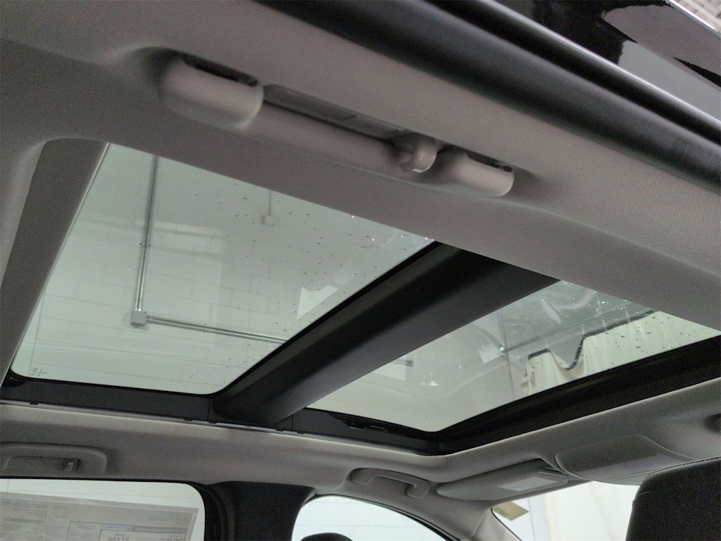 Thumbnail: 2025 Mazda CX-50 - 31