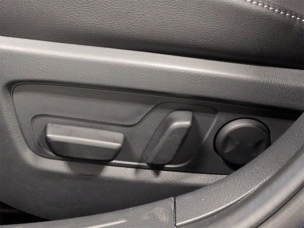 Thumbnail: 2025 Mazda CX-50 - 27