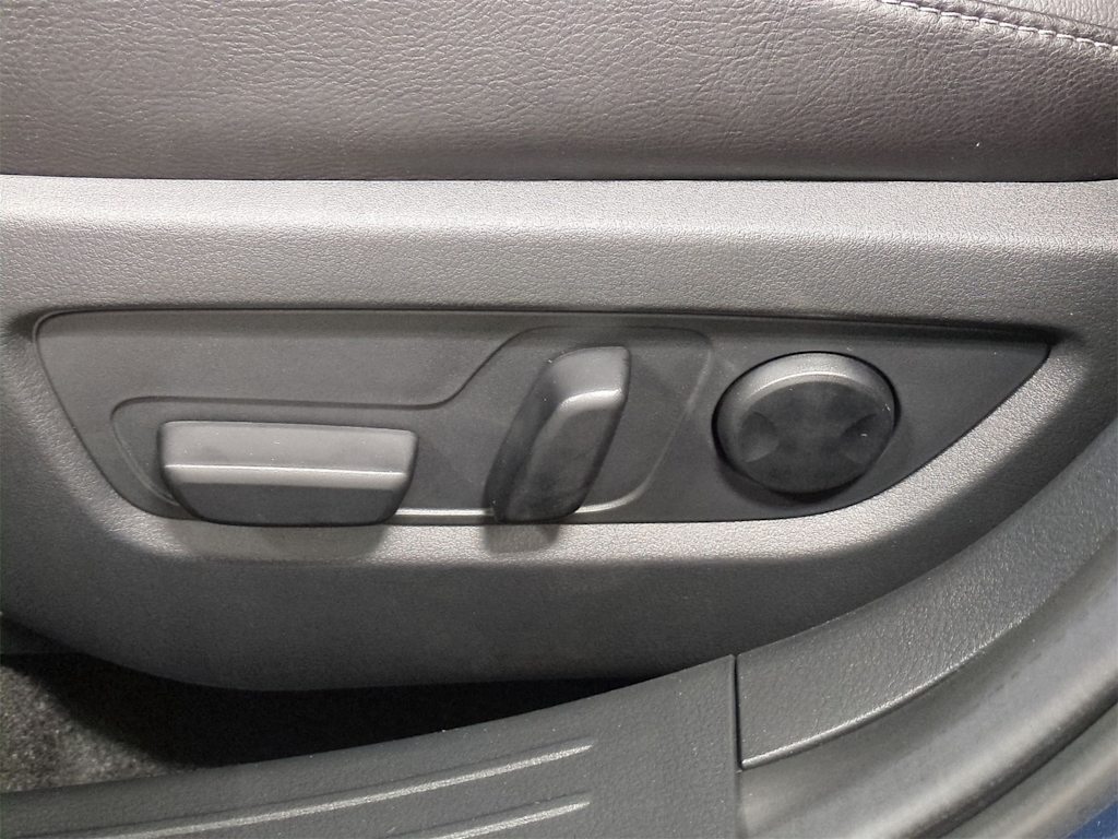 Thumbnail: 2025 Mazda CX-50 - 24