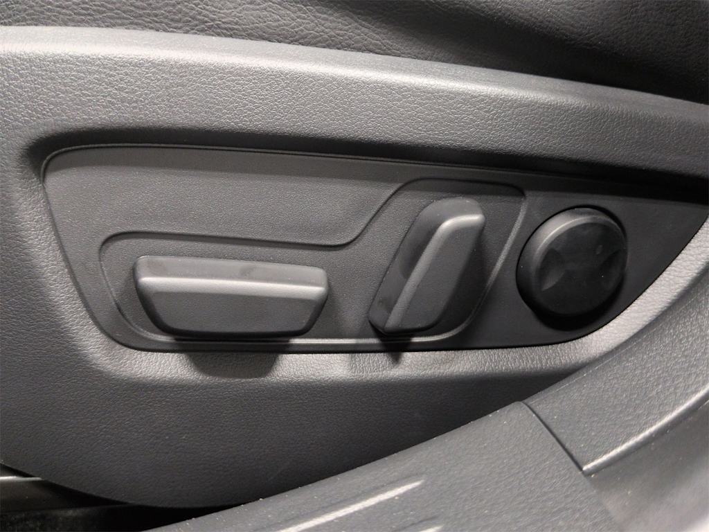 Thumbnail: 2025 Mazda CX-50 - 27