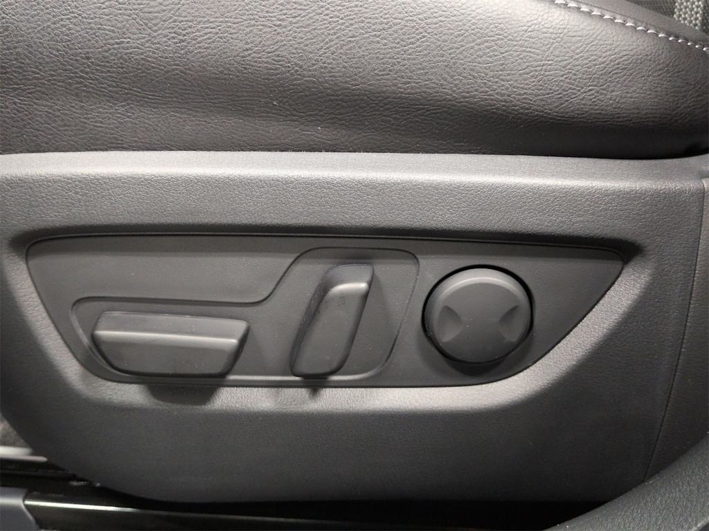 Thumbnail: 2025 Mazda CX-50 - 27