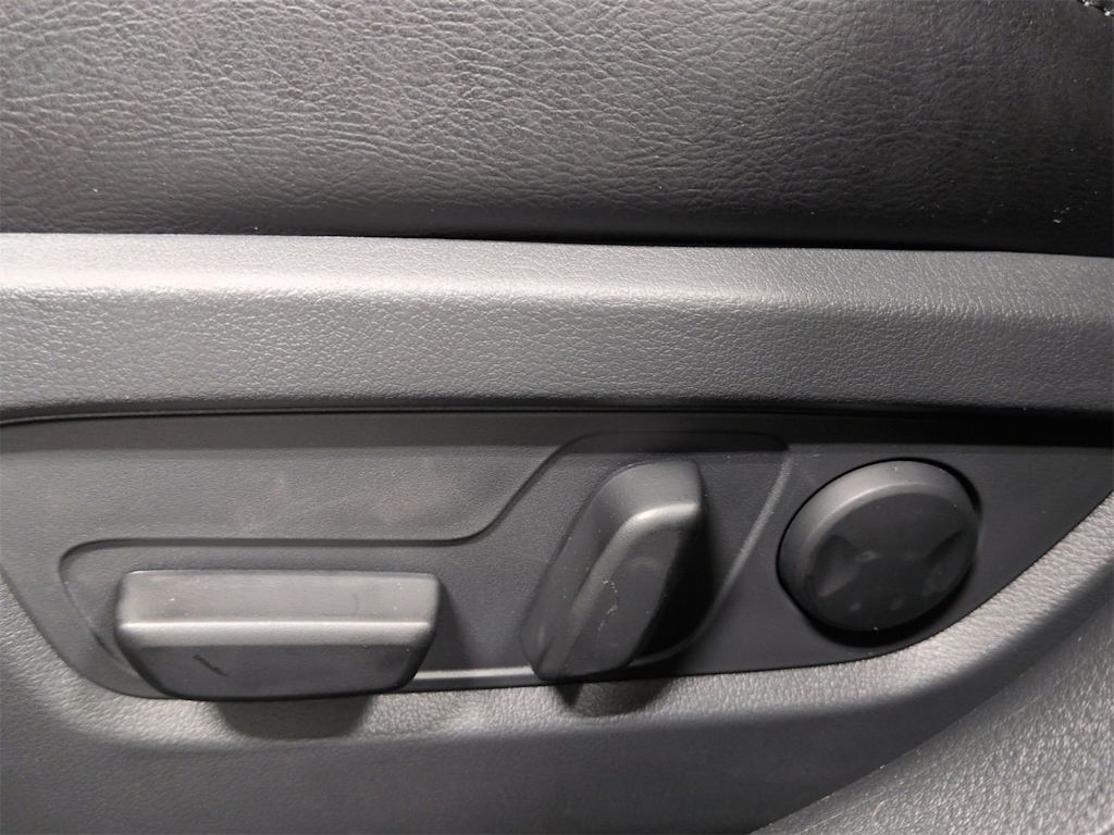 Thumbnail: 2025 Mazda CX-50 - 27