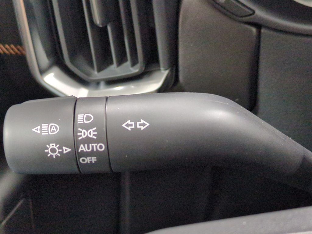 Thumbnail: 2025 Mazda CX-50 - 33