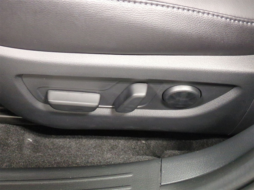 Thumbnail: 2025 Mazda CX-50 - 25