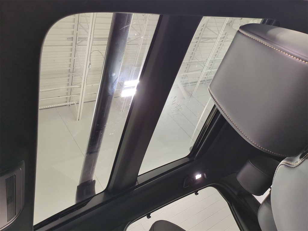 Thumbnail: 2025 Mazda CX-70 - 25