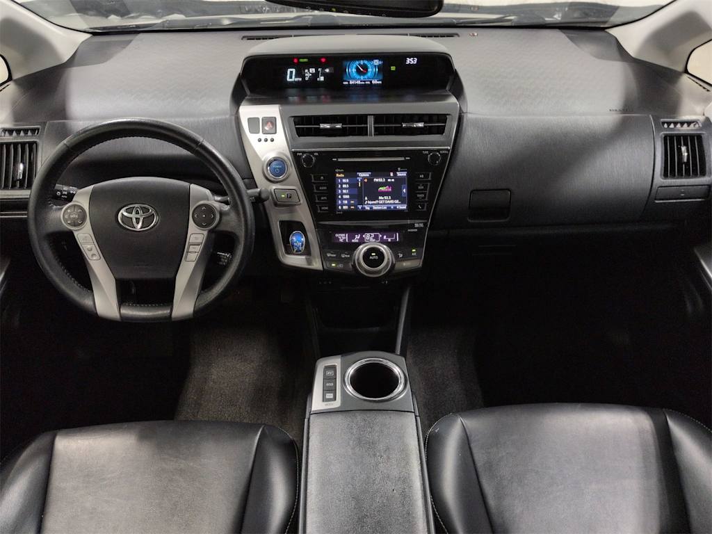 Thumbnail: 2017 Toyota Prius v - 10