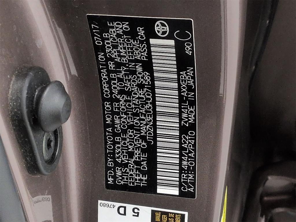 Thumbnail: 2017 Toyota Prius v - 19