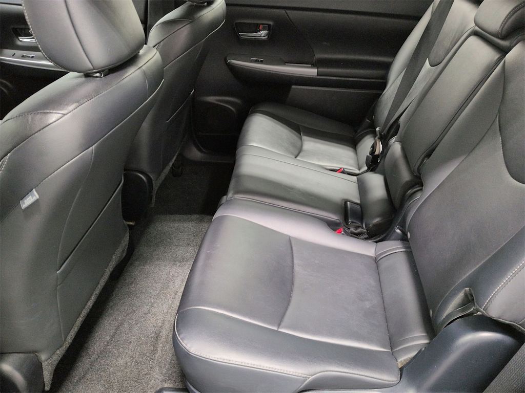 Thumbnail: 2017 Toyota Prius v - 27