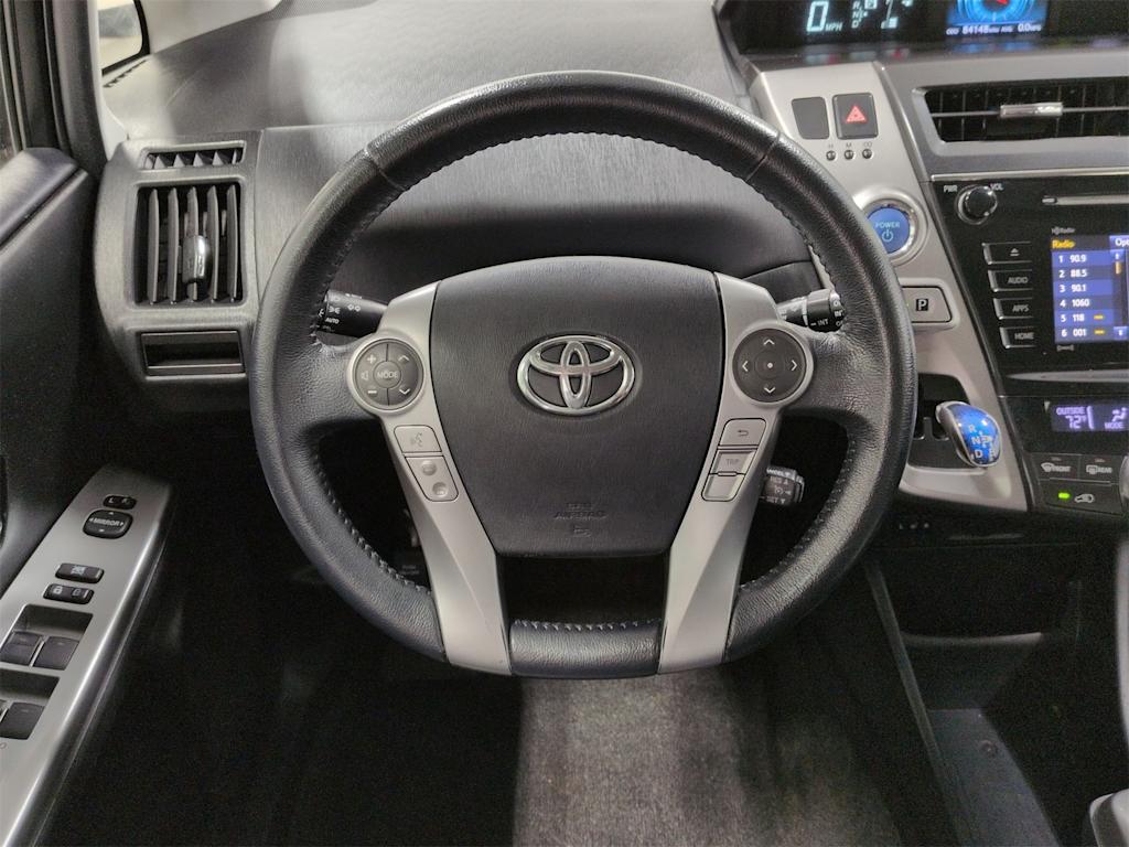 Thumbnail: 2017 Toyota Prius v - 14