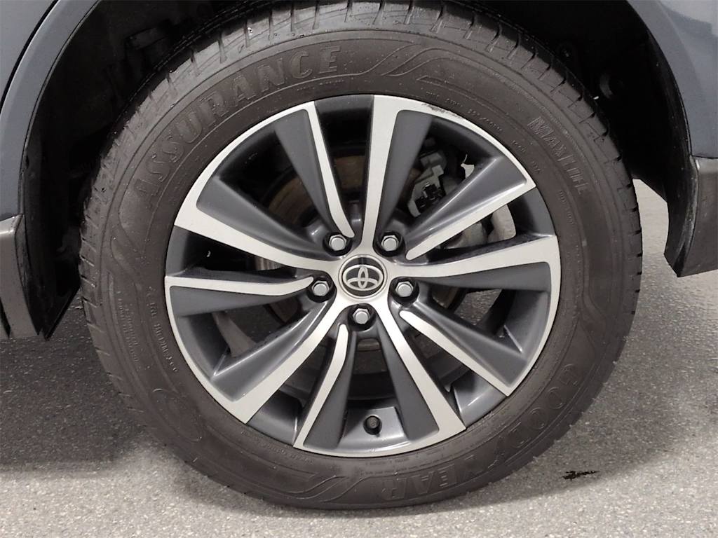 Thumbnail: 2021 Toyota Venza - 8