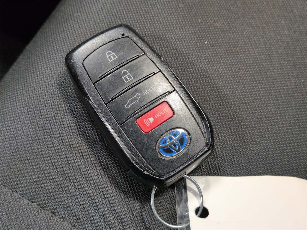 Thumbnail: 2021 Toyota Venza - 19