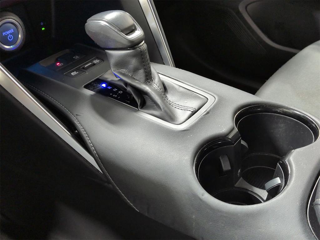 Thumbnail: 2021 Toyota Venza - 16