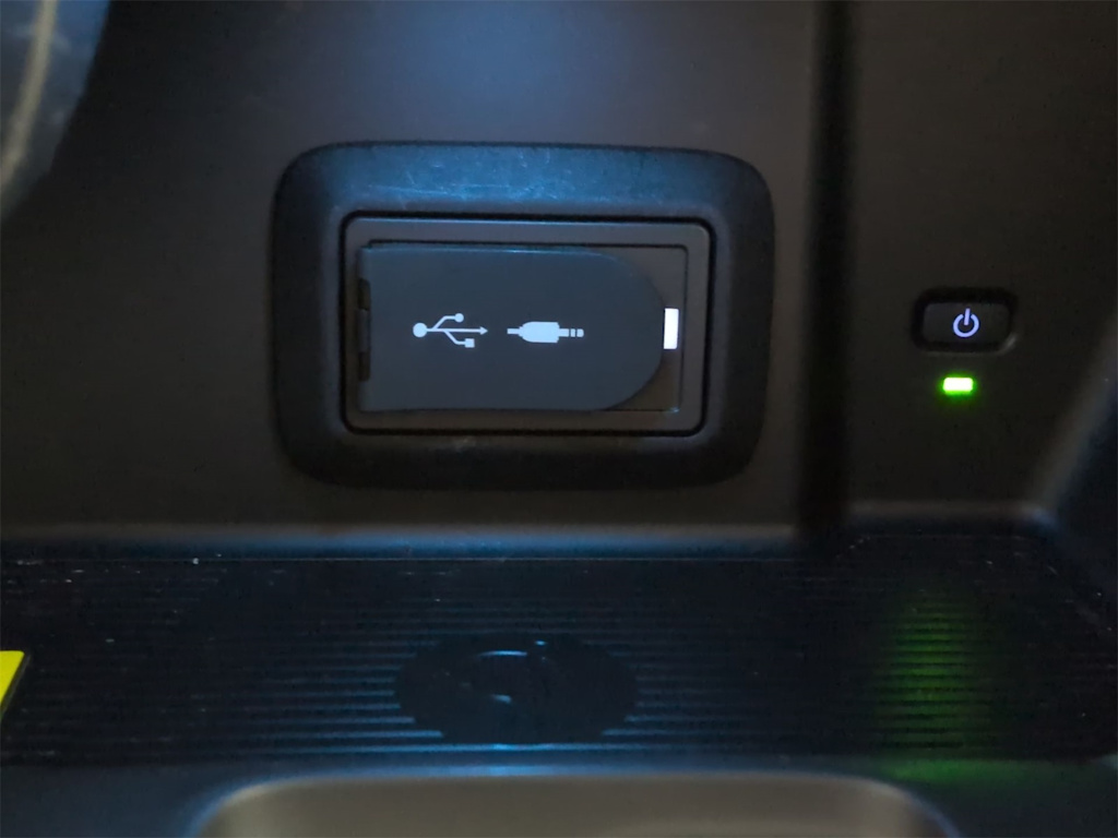 Thumbnail: 2021 Toyota Venza - 17