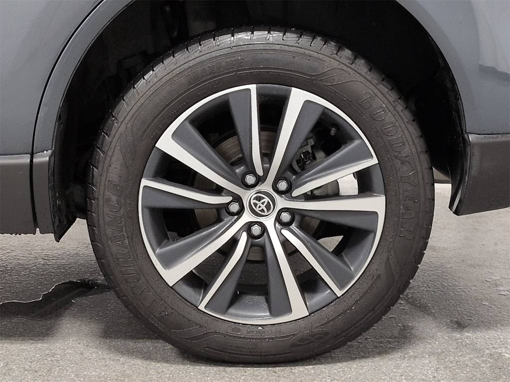 Thumbnail: 2021 Toyota Venza - 8