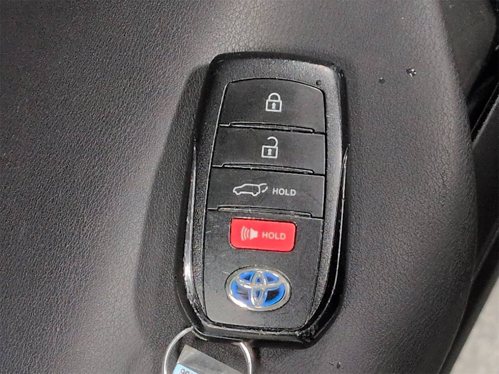 Thumbnail: 2021 Toyota Venza - 18