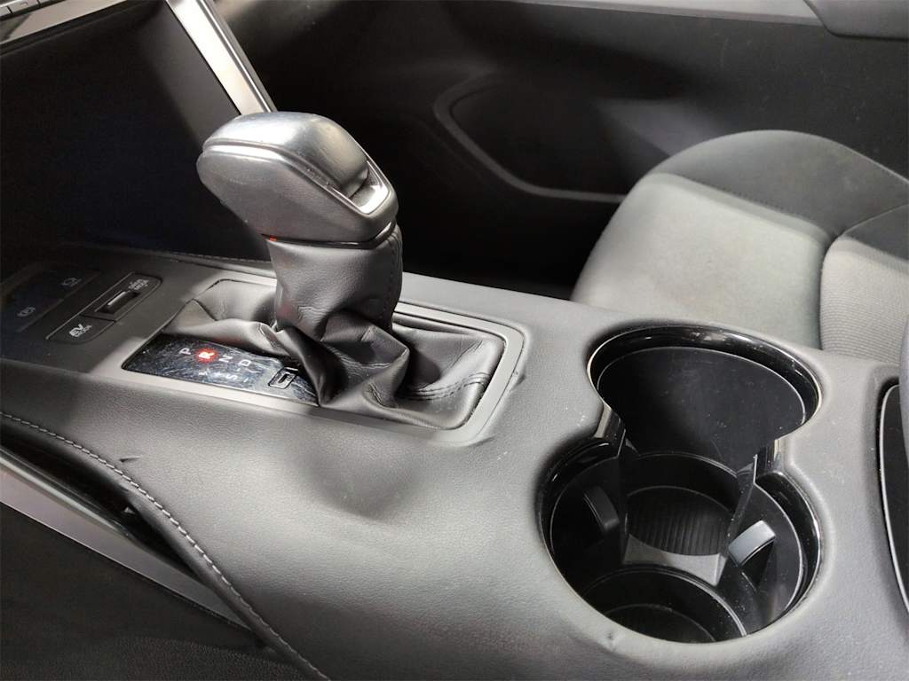 Thumbnail: 2021 Toyota Venza - 16