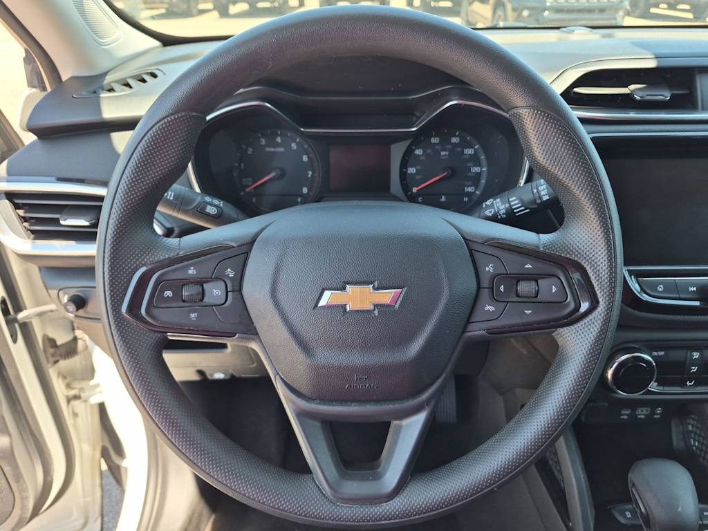 Thumbnail: 2023 Chevrolet TrailBlazer - 13