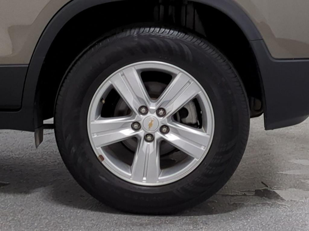 Thumbnail: 2021 Chevrolet Trax - 8