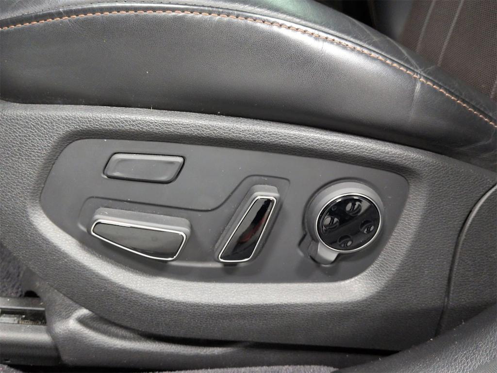 Thumbnail: 2018 Genesis G80 - 27