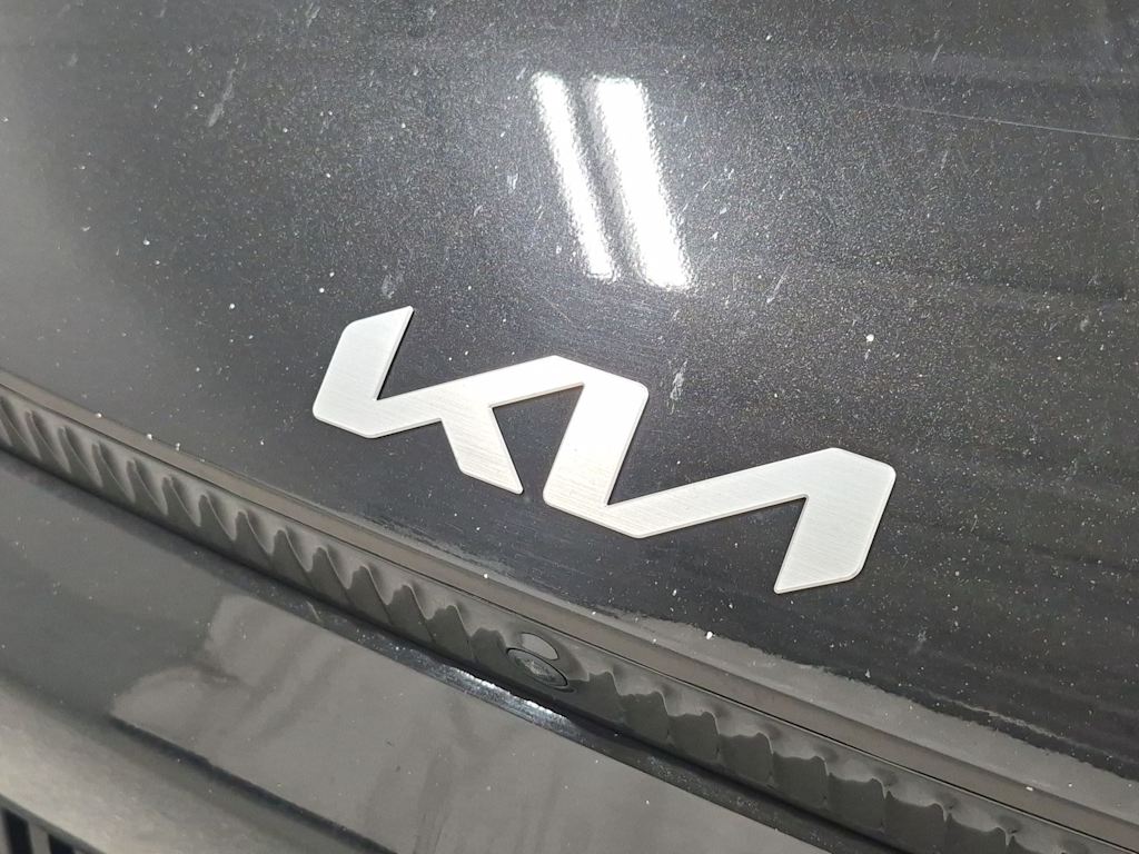 Thumbnail: 2022 Kia EV6 - 7