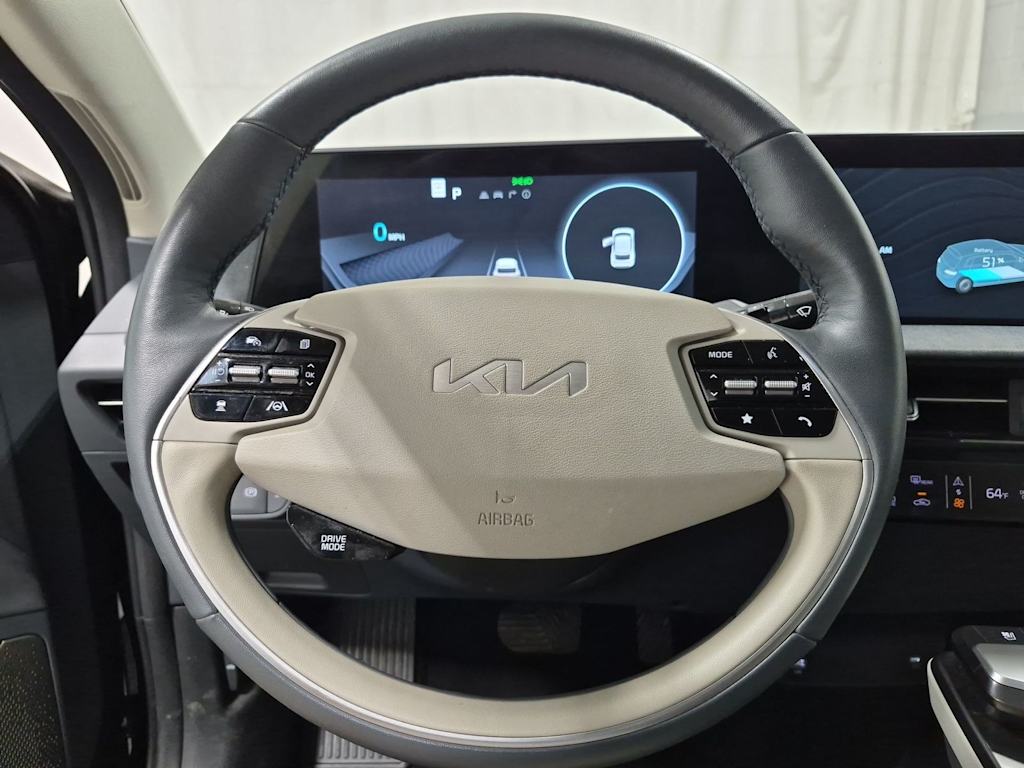 Thumbnail: 2022 Kia EV6 - 13
