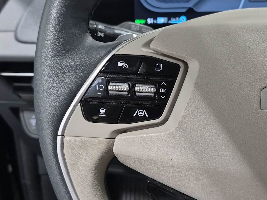 Thumbnail: 2022 Kia EV6 - 29