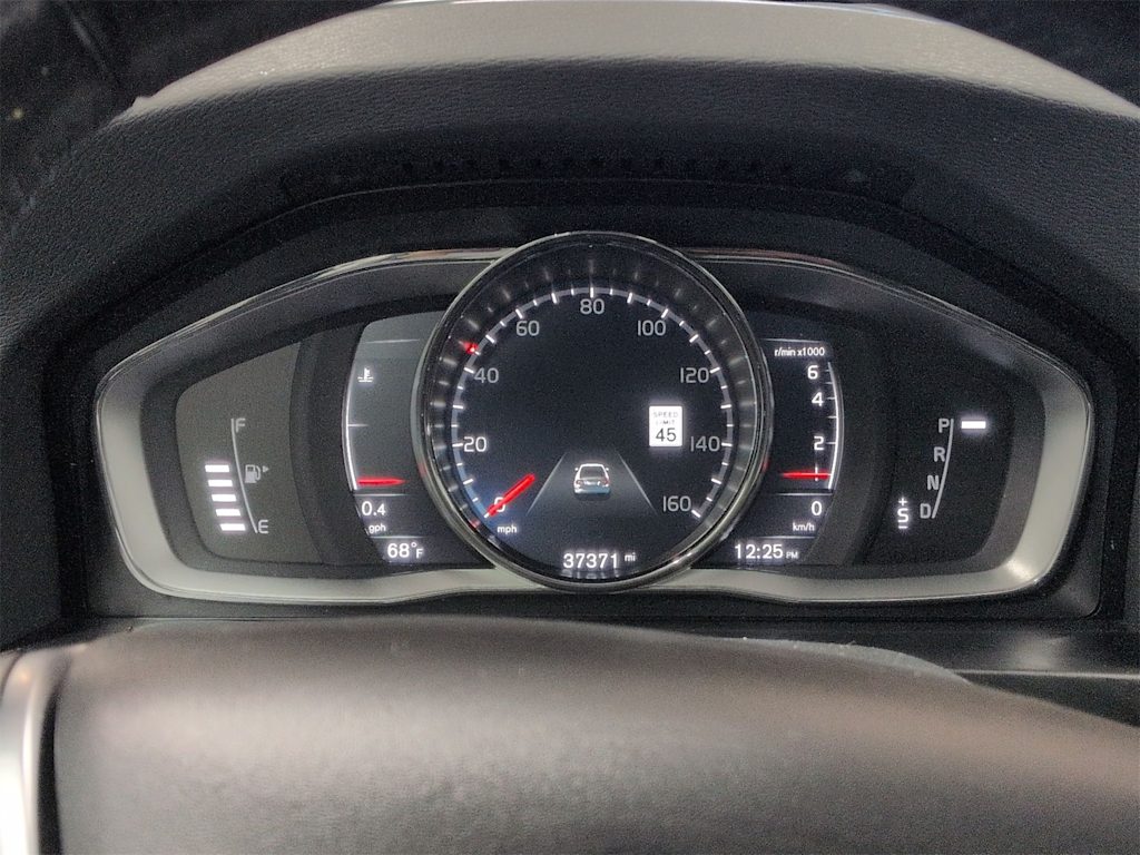 Thumbnail: 2017 Volvo S60 - 17