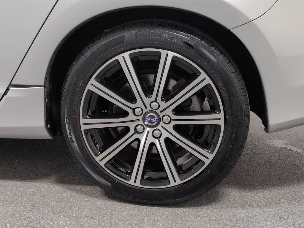 Thumbnail: 2017 Volvo S60 - 8