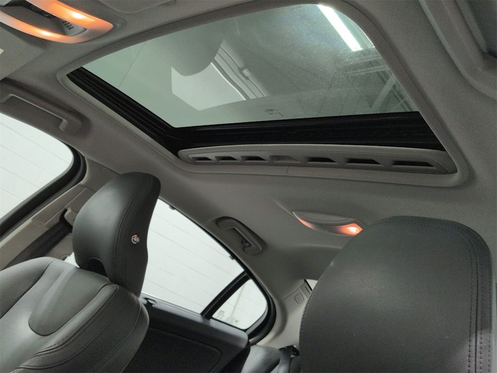 Thumbnail: 2017 Volvo S60 - 28