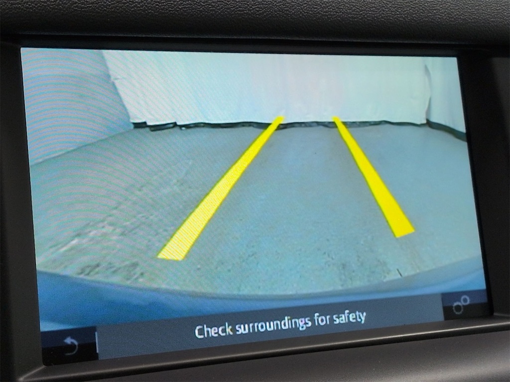 Thumbnail: 2018 Land Rover Discovery Sport - 35