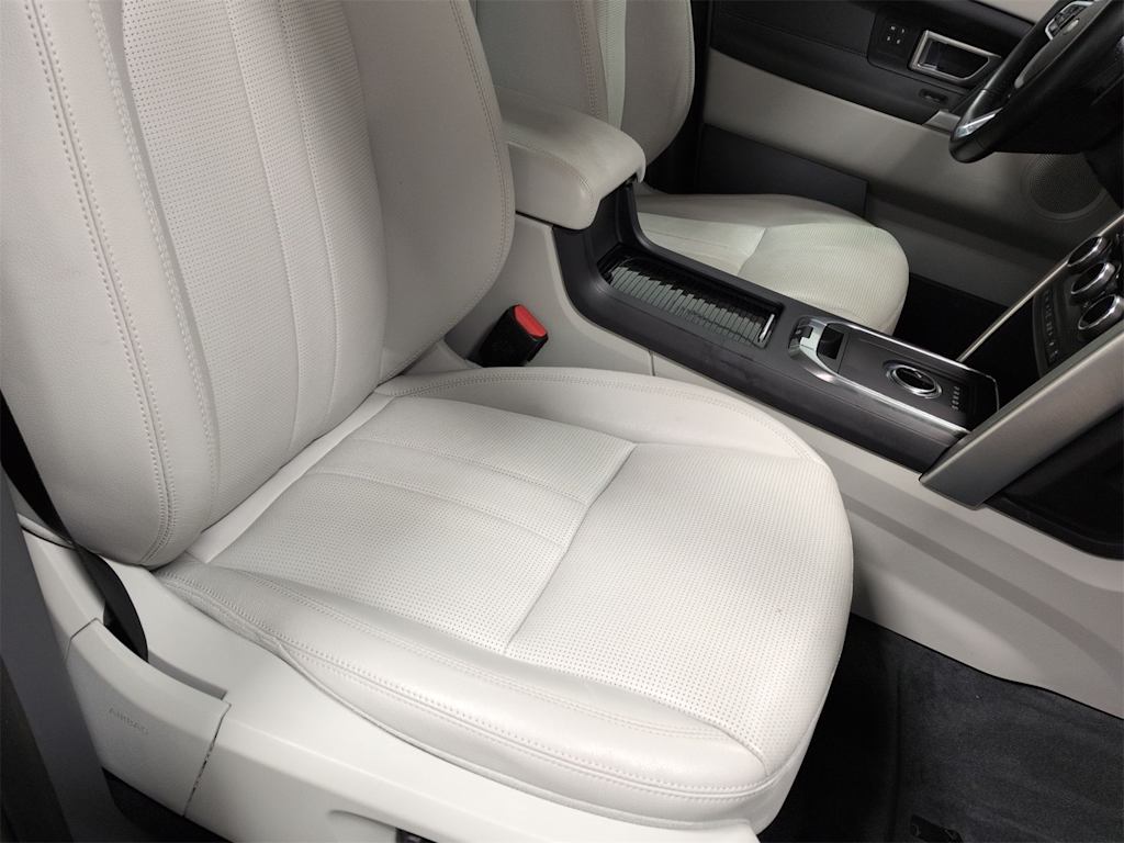 Thumbnail: 2018 Land Rover Discovery Sport - 30