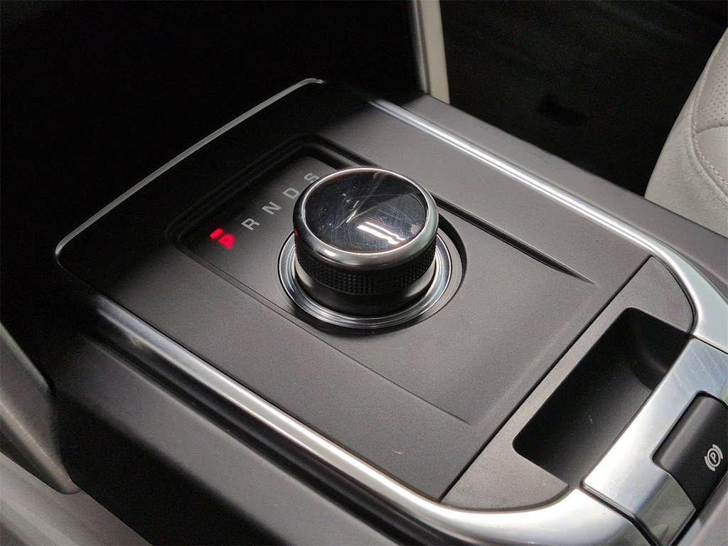 Thumbnail: 2018 Land Rover Discovery Sport - 37