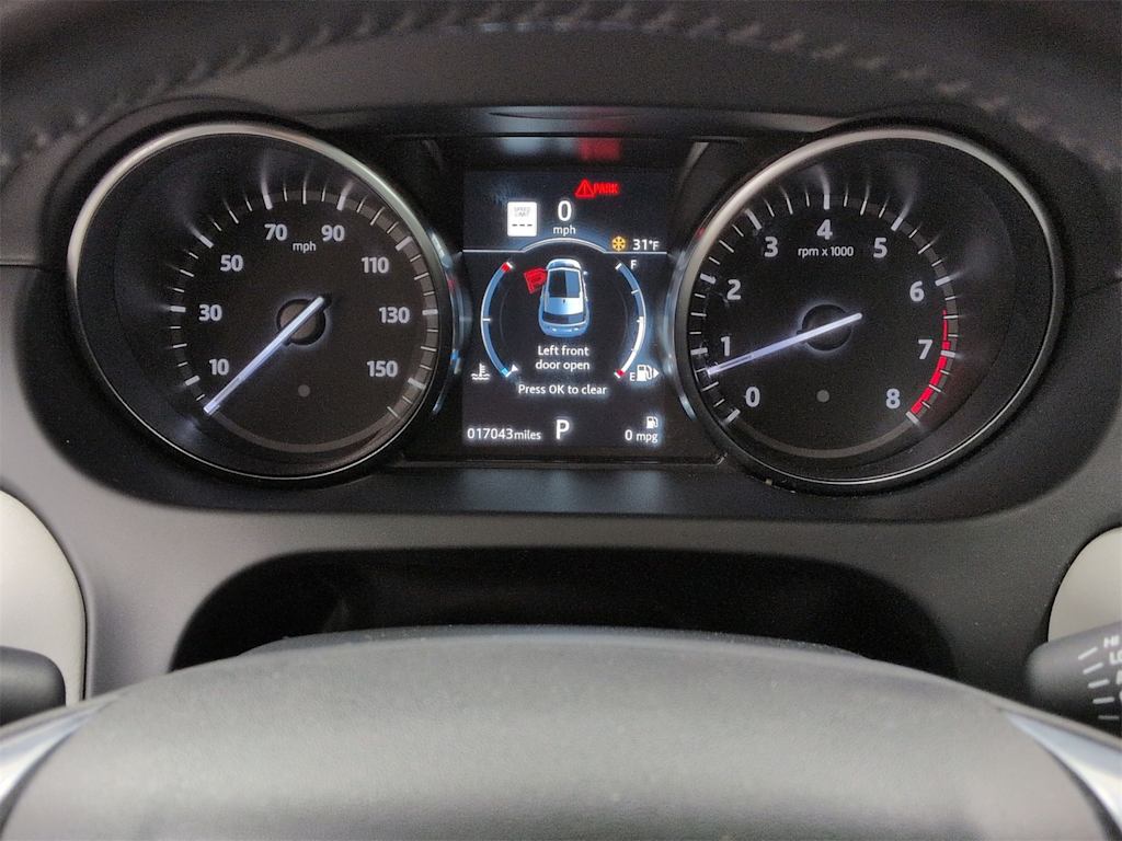 Thumbnail: 2018 Land Rover Discovery Sport - 17