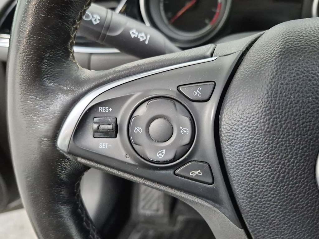 Thumbnail: 2018 Buick Regal - 33