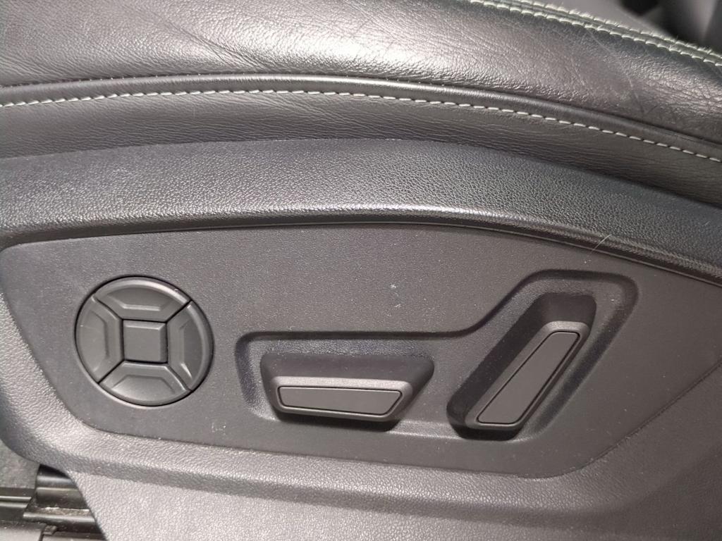Thumbnail: 2019 Audi Q8 - 25