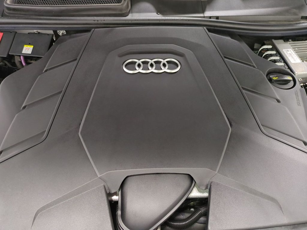 Thumbnail: 2019 Audi Q8 - 9