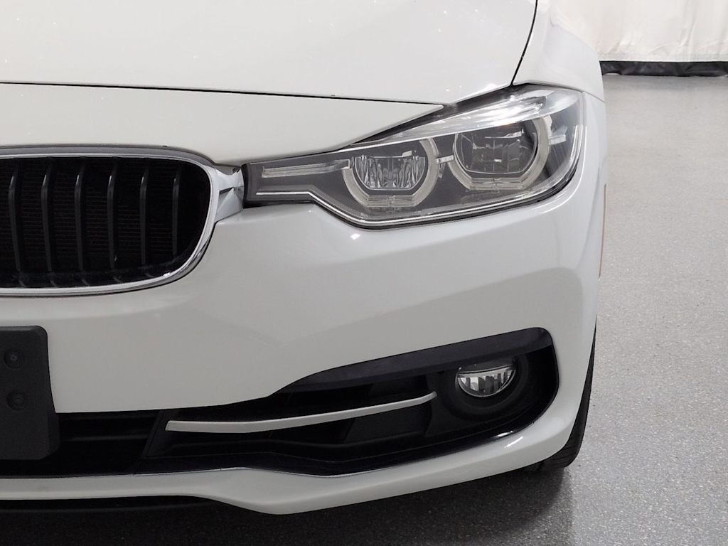 Thumbnail: 2018 BMW 3 Series - 25