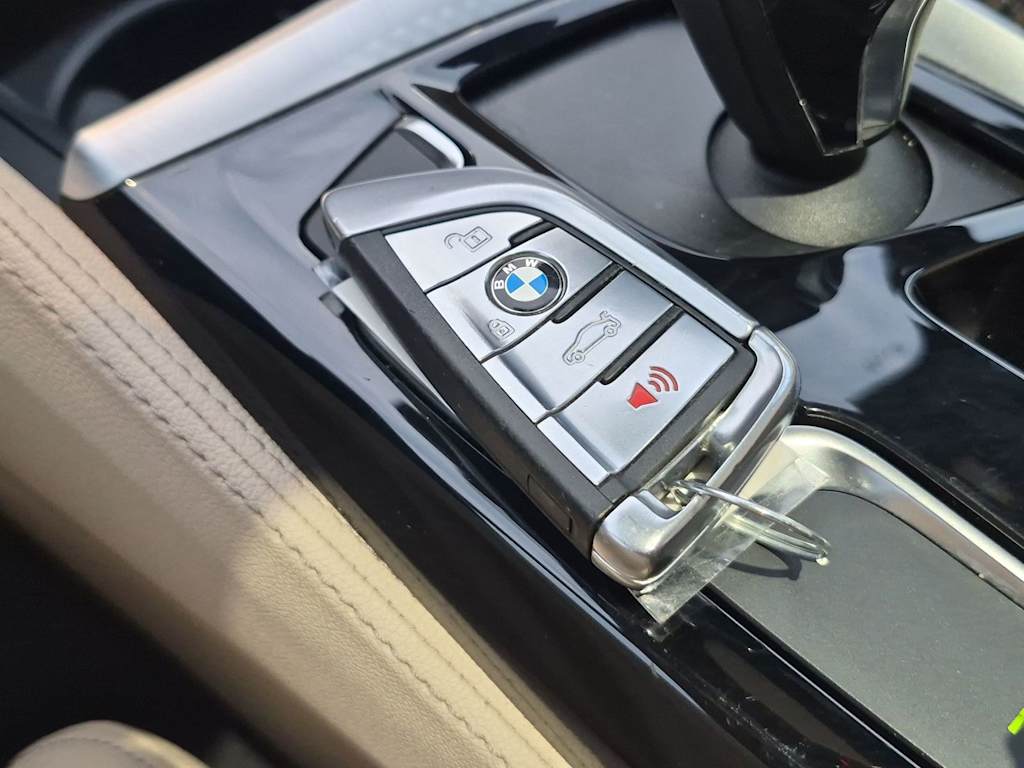 Thumbnail: 2017 BMW 5 Series - 36