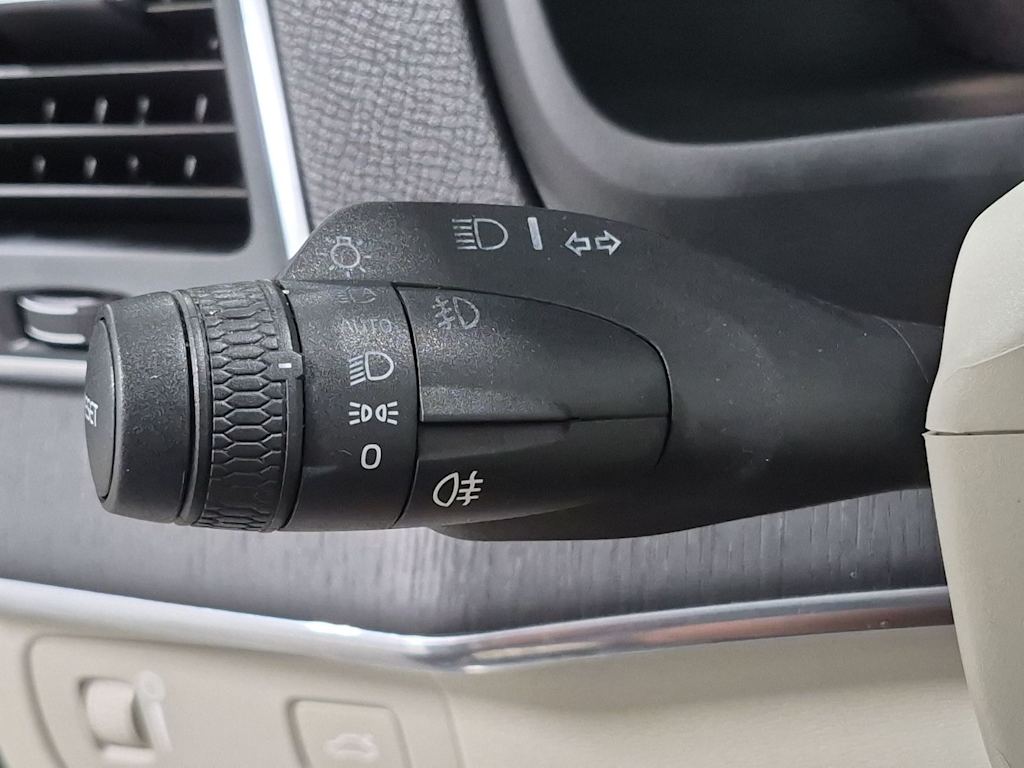 Thumbnail: 2020 Volvo XC90 - 35