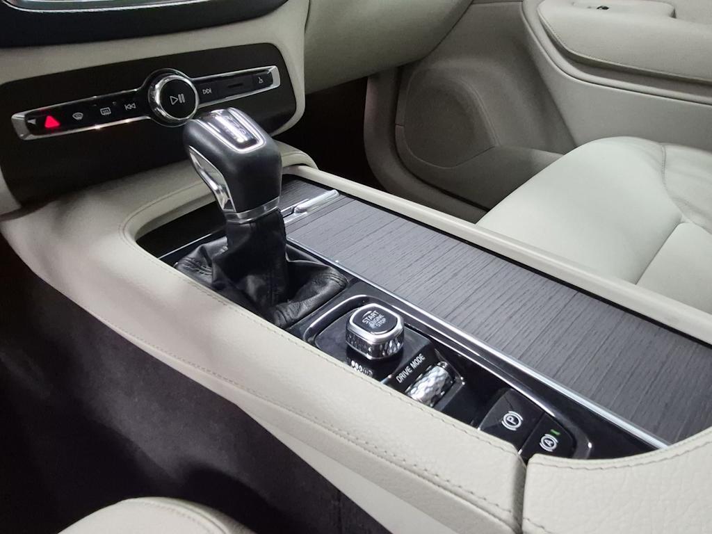 Thumbnail: 2020 Volvo XC90 - 16