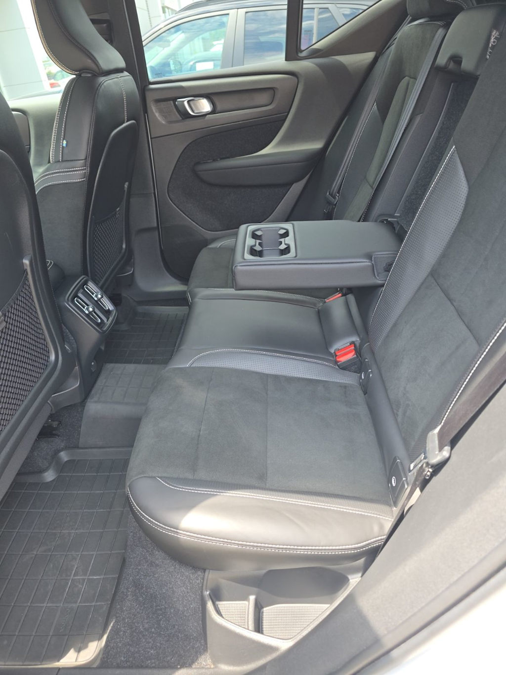Thumbnail: 2019 Volvo XC40 - 7