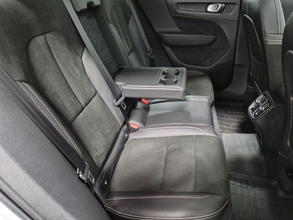 Thumbnail: 2019 Volvo XC40 - 12
